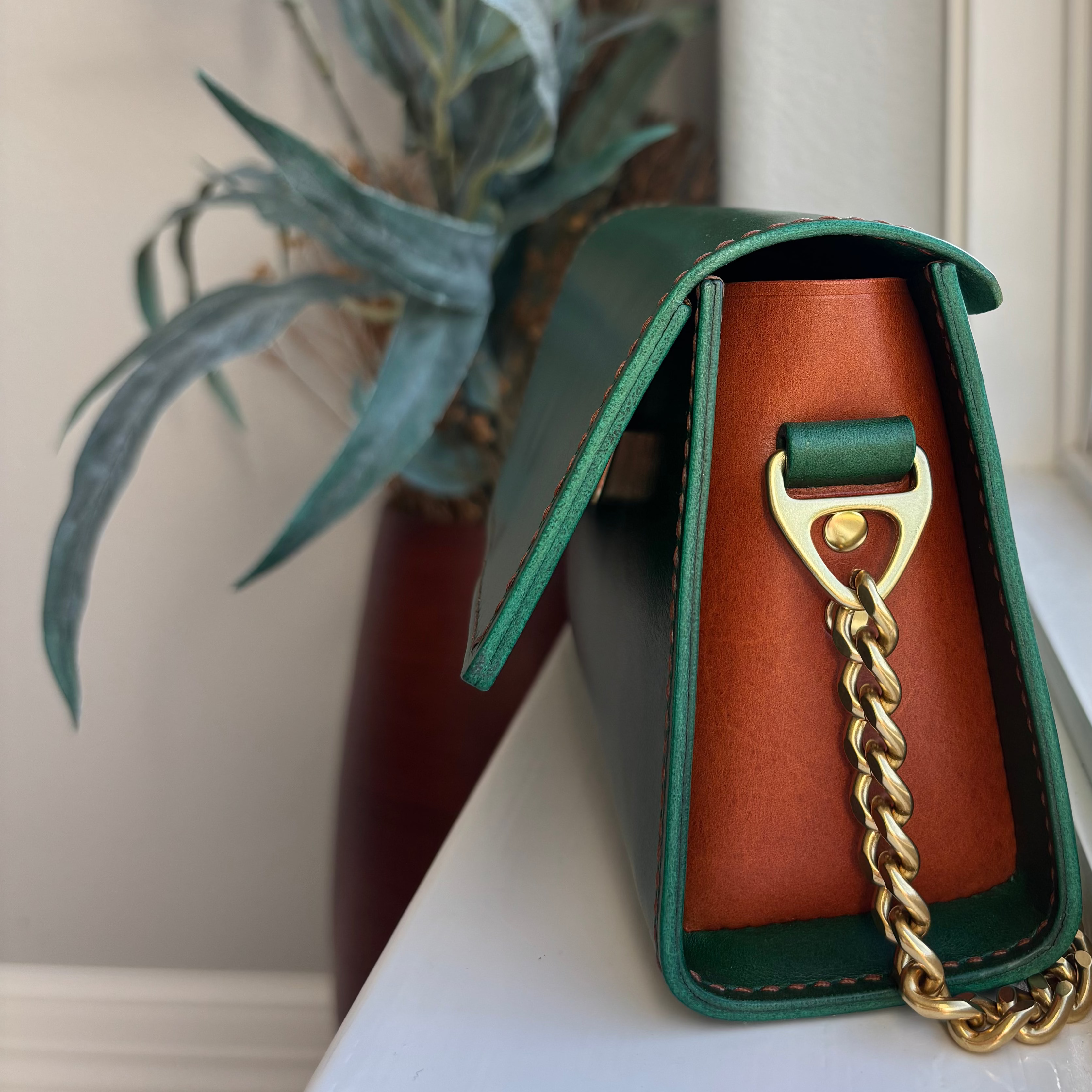 Icona Shoulder Bag: Two Toned